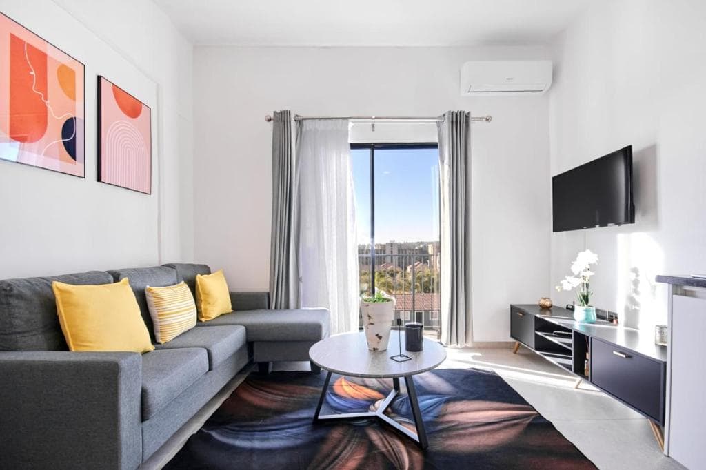 1 back room cosmos - Image 1